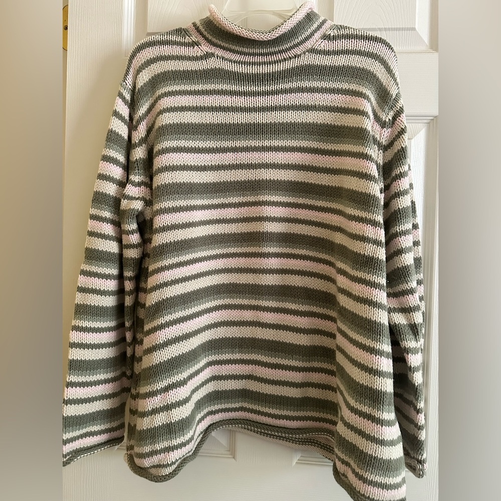 Eddie Bauer Women’s striped sweater 60% cotton/40% acrylic. Size XXL.
